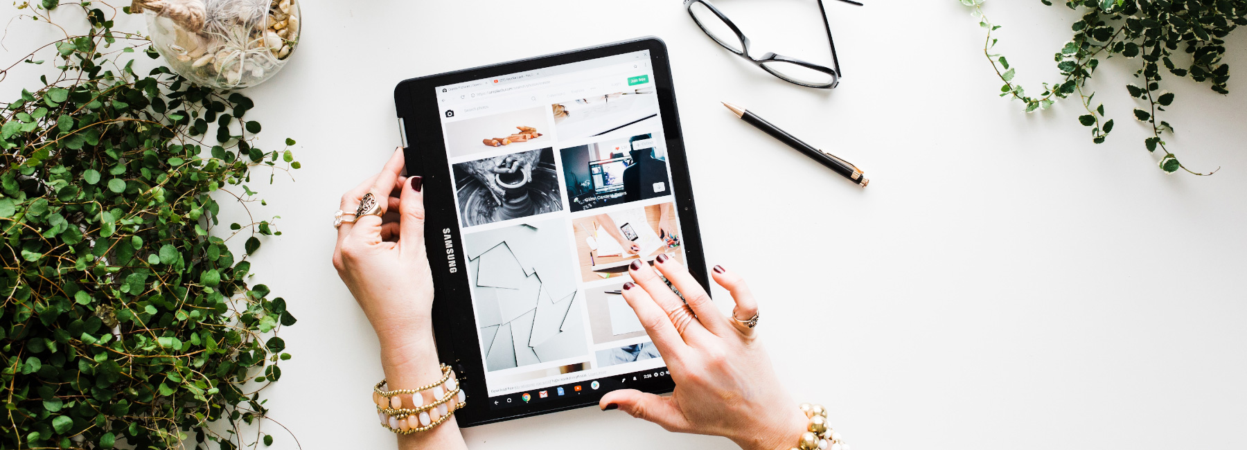 What is a website feedback button?